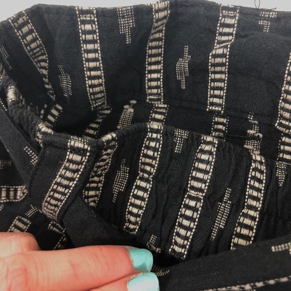 NWT Old Navy Black Circle Skirt WITH POCKETS - Picture 4 of 4